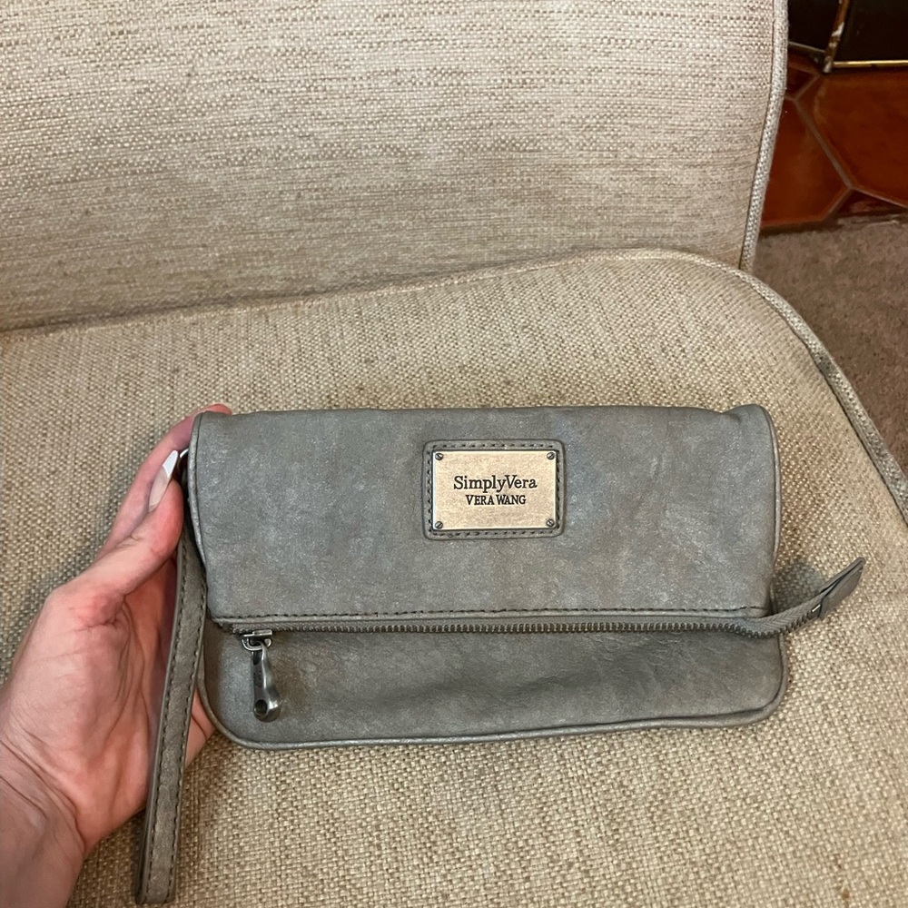Simply Vera Vera wang wristlet clutch